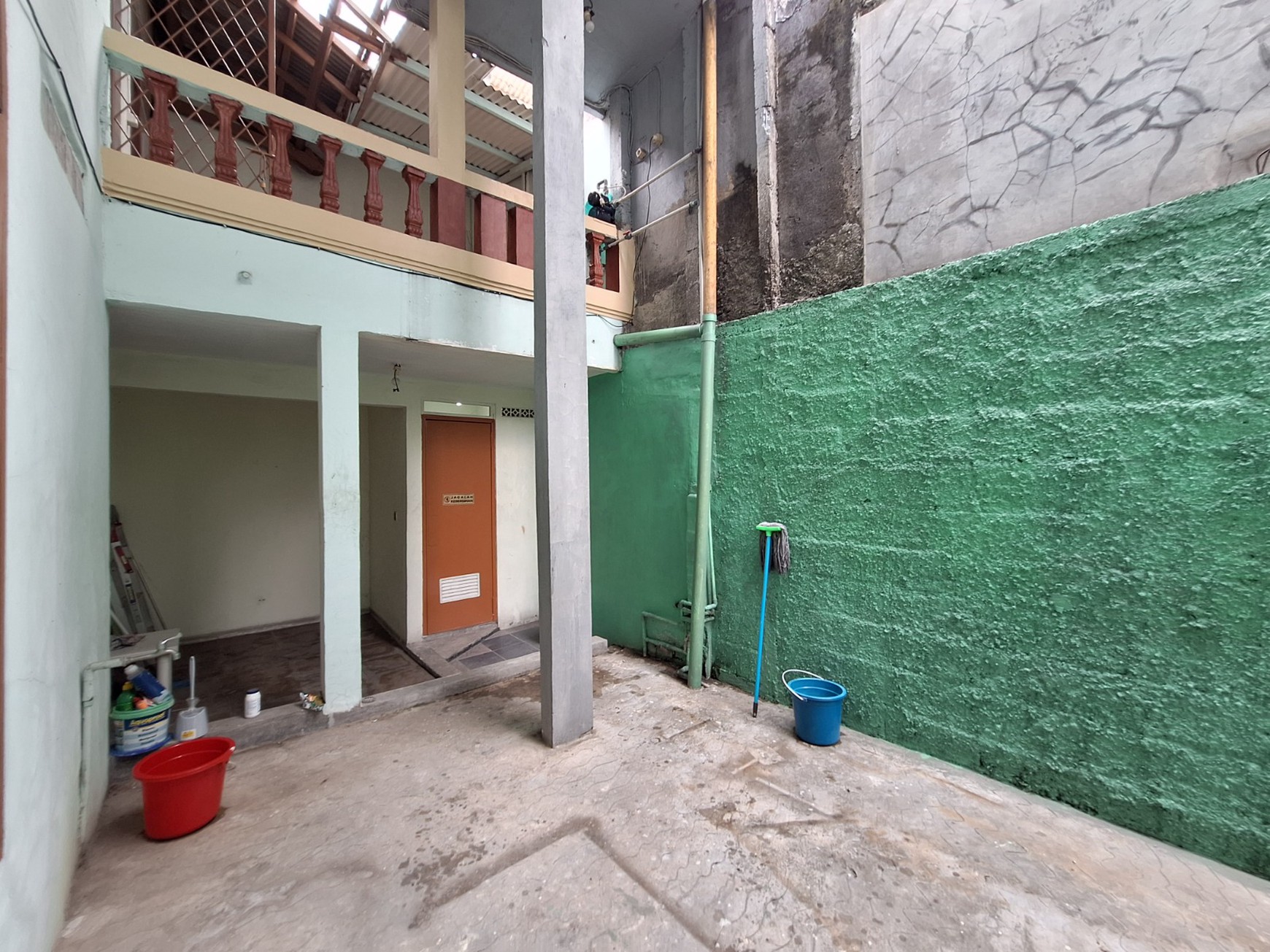 Bintaro taman mangu indah rumah 2 lantai dalam komplek