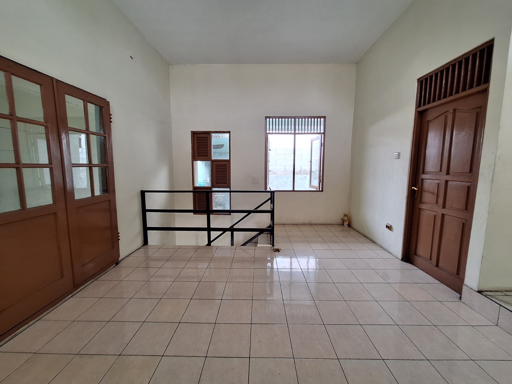 Bintaro taman mangu indah rumah 2 lantai dalam komplek