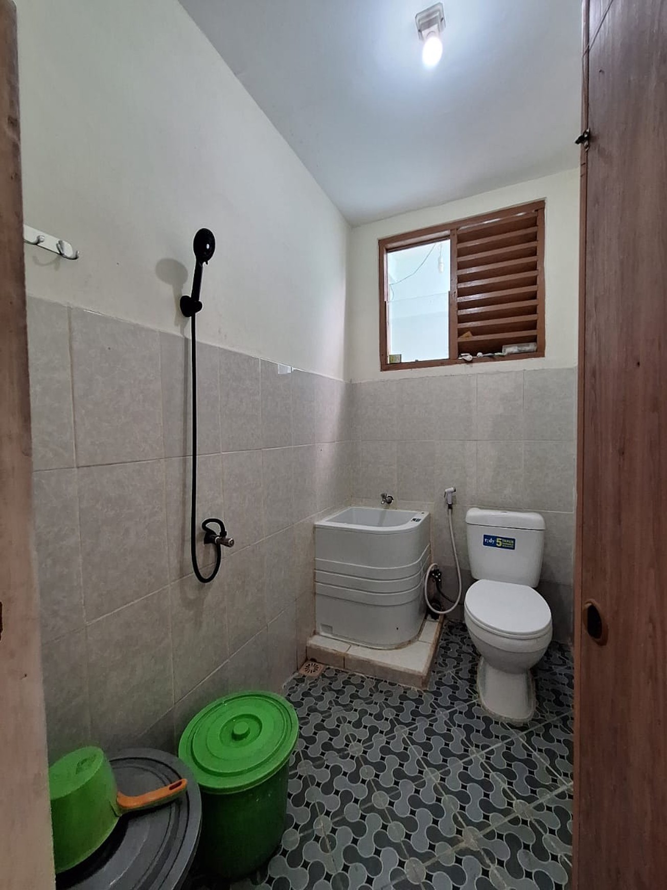 Bintaro taman mangu indah rumah 2 lantai dalam komplek