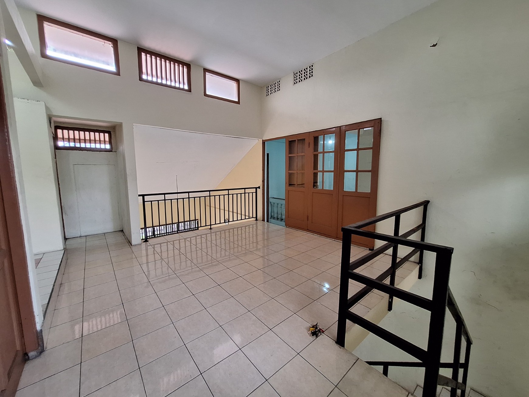 Bintaro taman mangu indah rumah 2 lantai dalam komplek