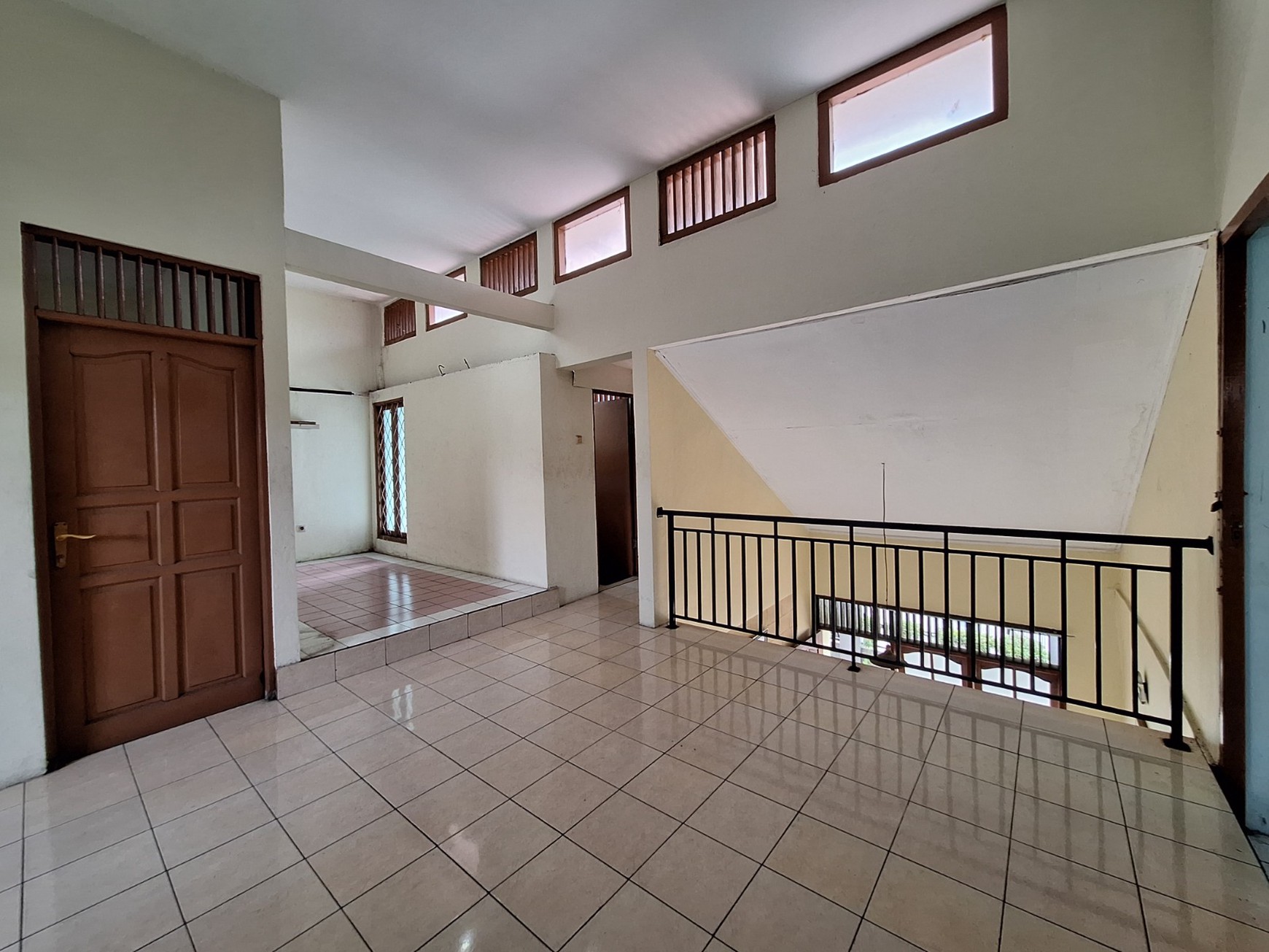 Bintaro taman mangu indah rumah 2 lantai dalam komplek