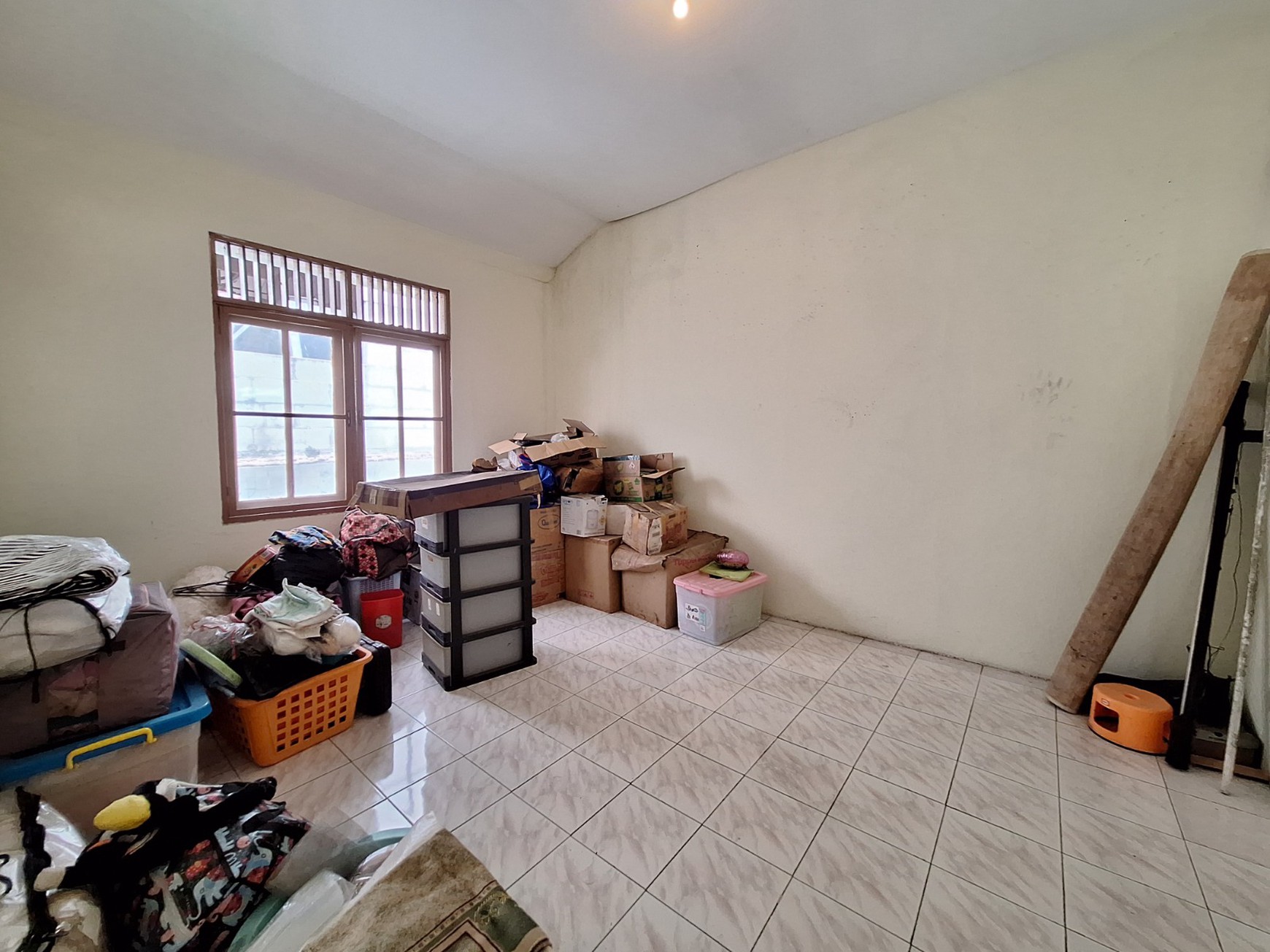 Bintaro taman mangu indah rumah 2 lantai dalam komplek