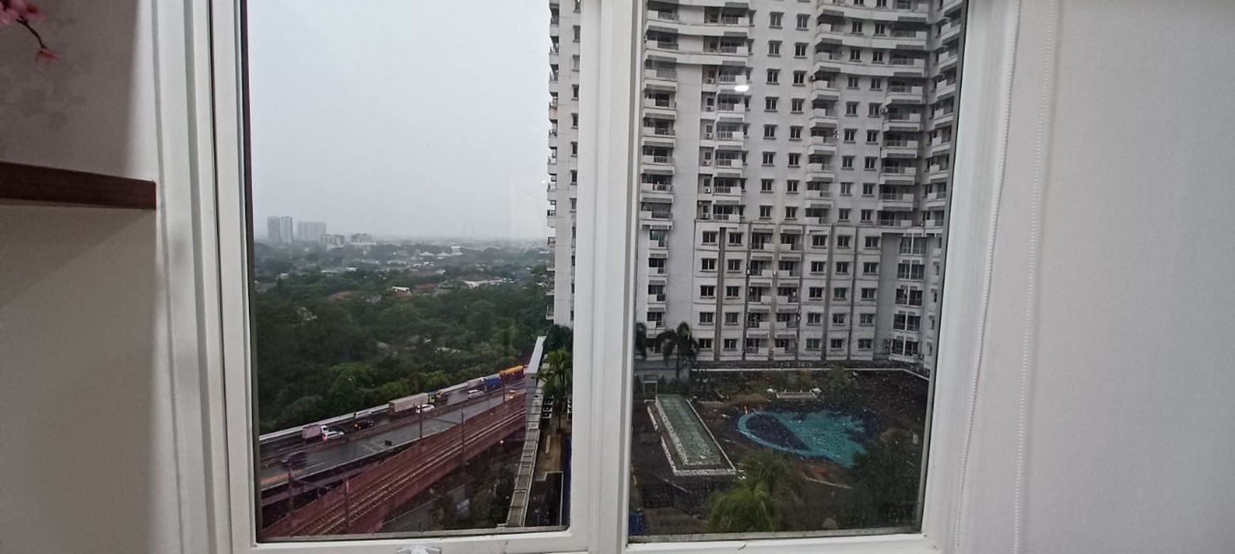 DI JUAL APARTEMEN DI LEBAK BULUS POINS SQUARE 3 KT/2KM 2.8M(NEGO)