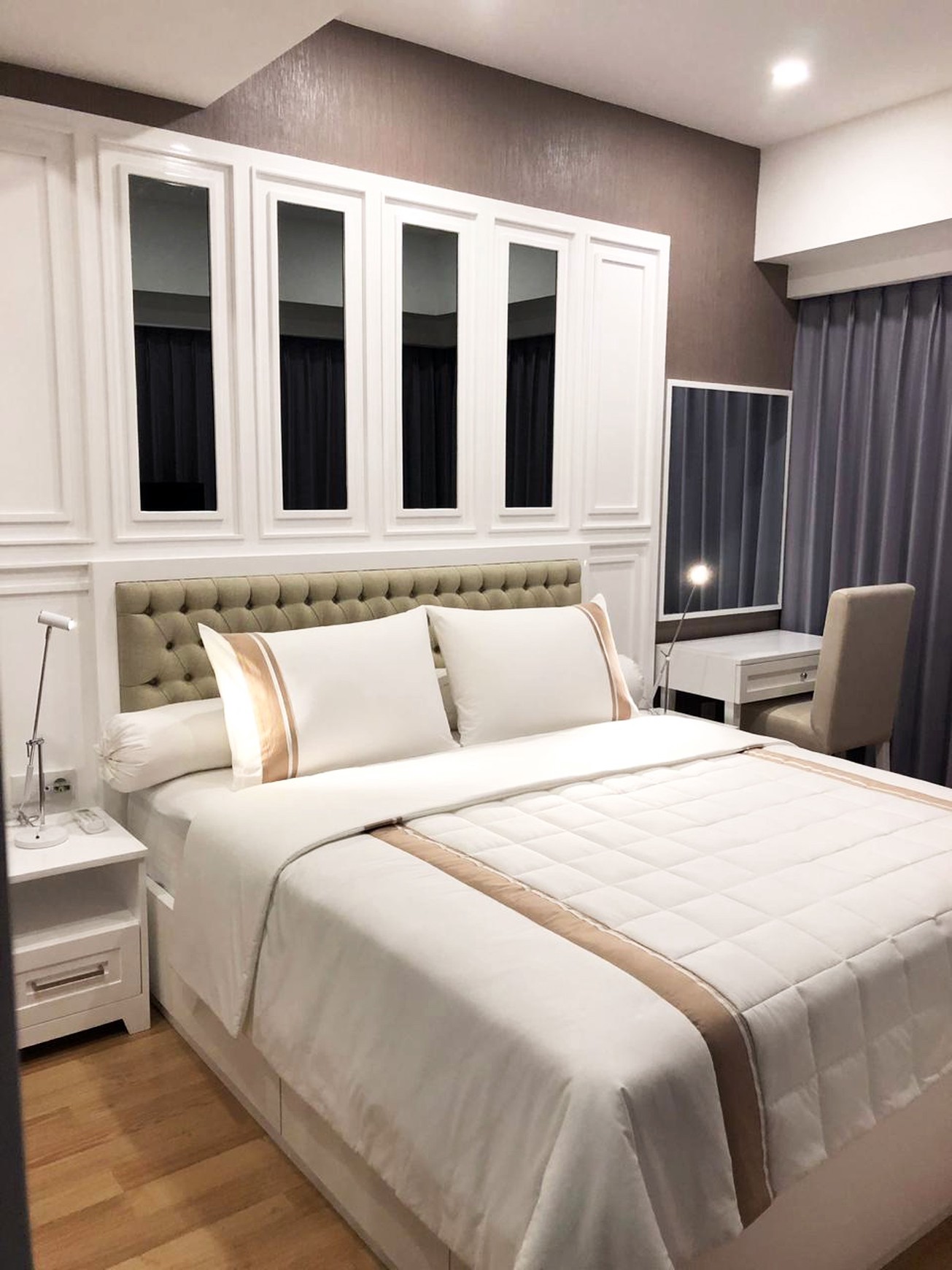 Apartemen The Peak Tunjungan Plaza 5 Surabaya, 3 BR, Hook, View Surabaya Barat, ada Lift Private... SIAP HUNI - CT -