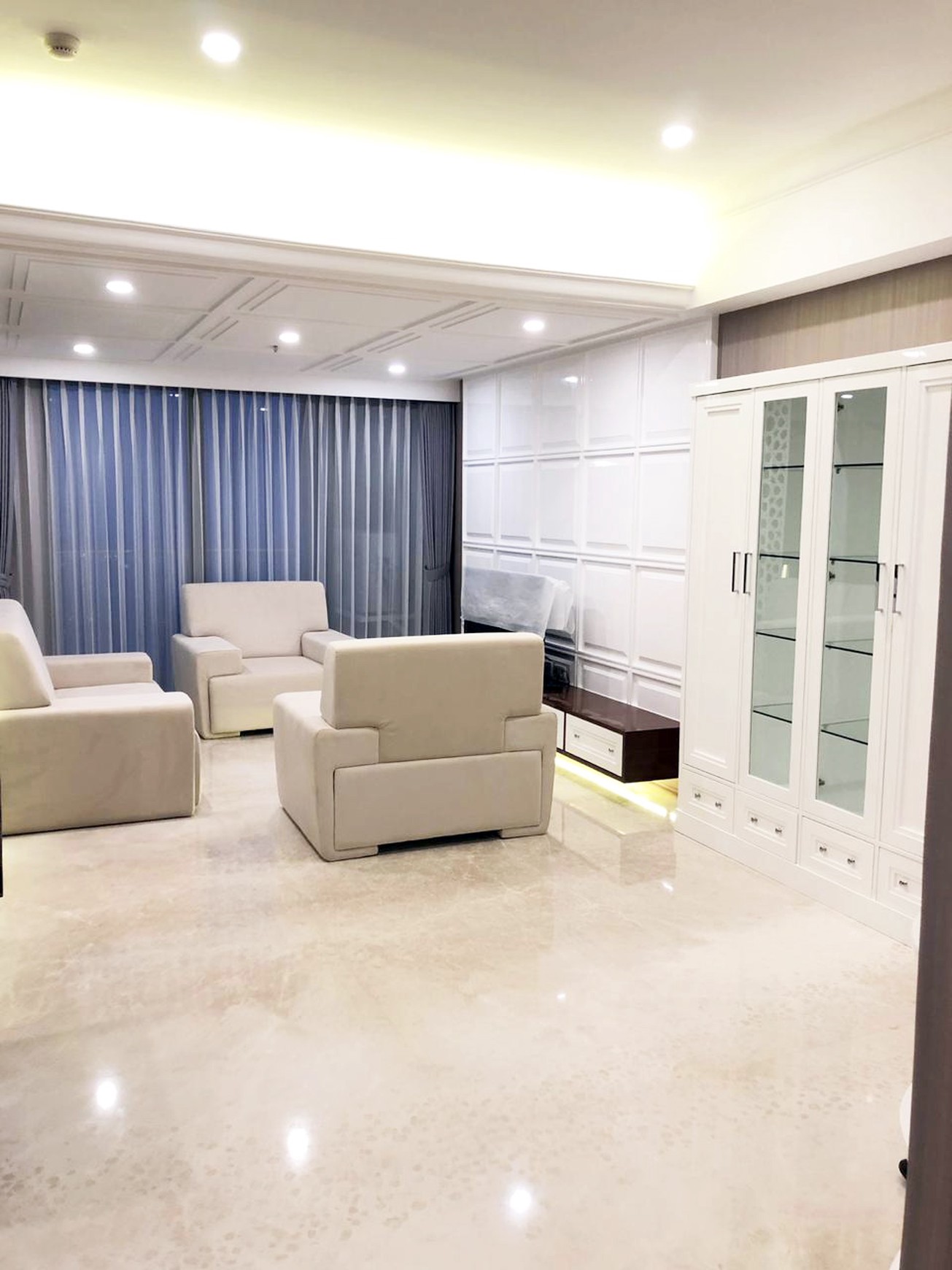 Apartemen The Peak Tunjungan Plaza 5 Surabaya, 3 BR, Hook, View Surabaya Barat, ada Lift Private... SIAP HUNI - CT -