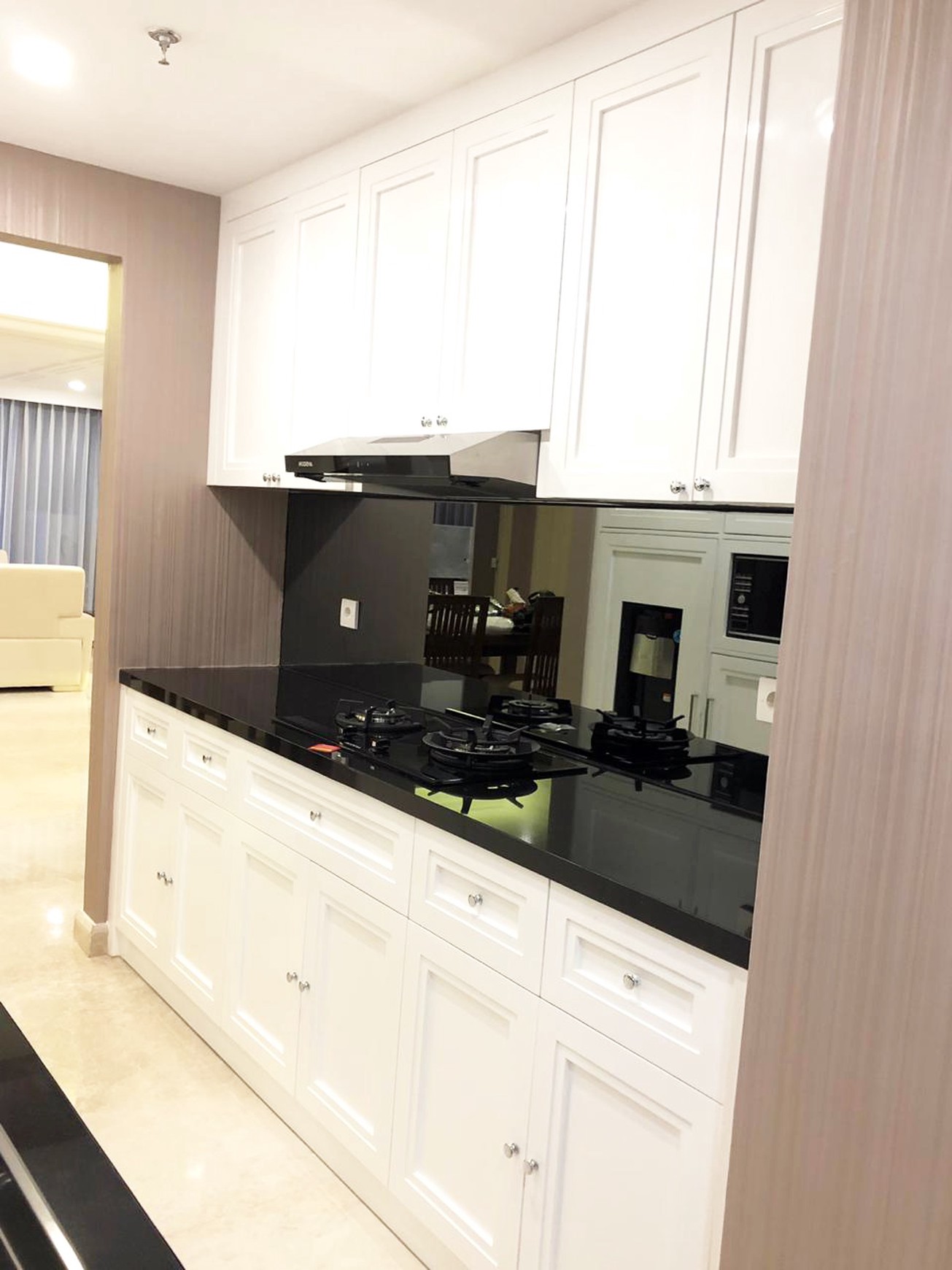 Apartemen The Peak Tunjungan Plaza 5 Surabaya, 3 BR, Hook, View Surabaya Barat, ada Lift Private... SIAP HUNI - CT -