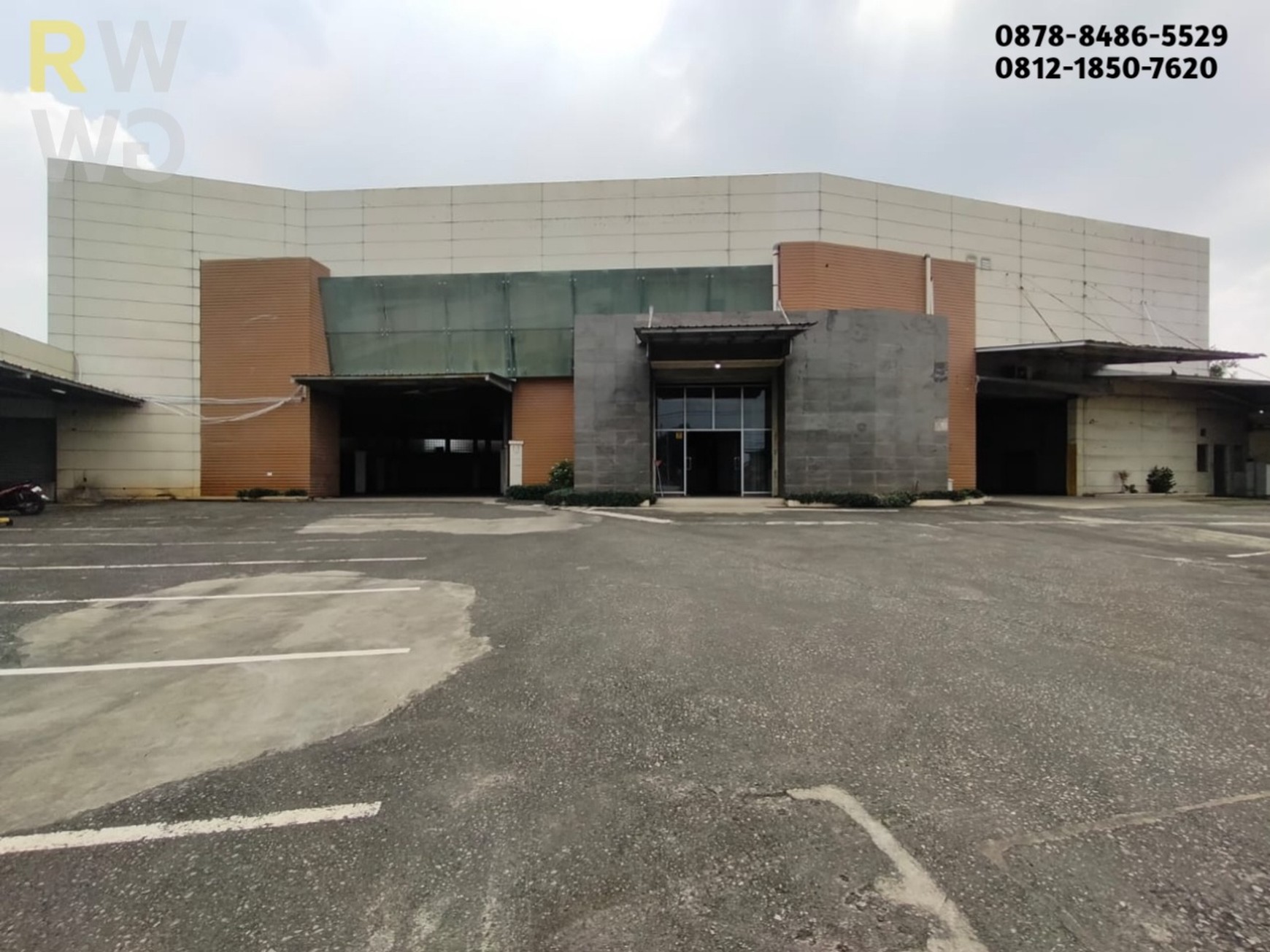Dijual Gudang Murah di Bekasi - 2 Lantai, Akses Kontainer & Tol Bekasi Timur!