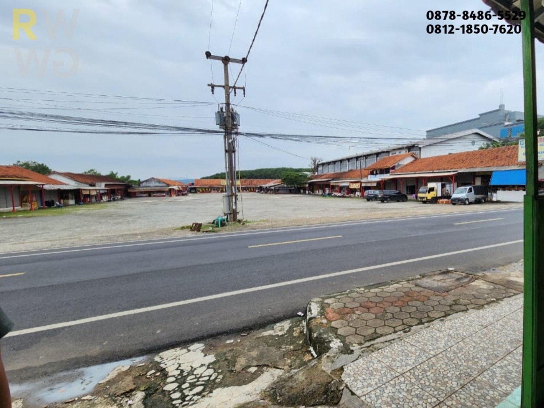 Dijual Rumah di Jalan Raya Cibening Purwakarta - Lokasi Strategis, Siap Usaha.