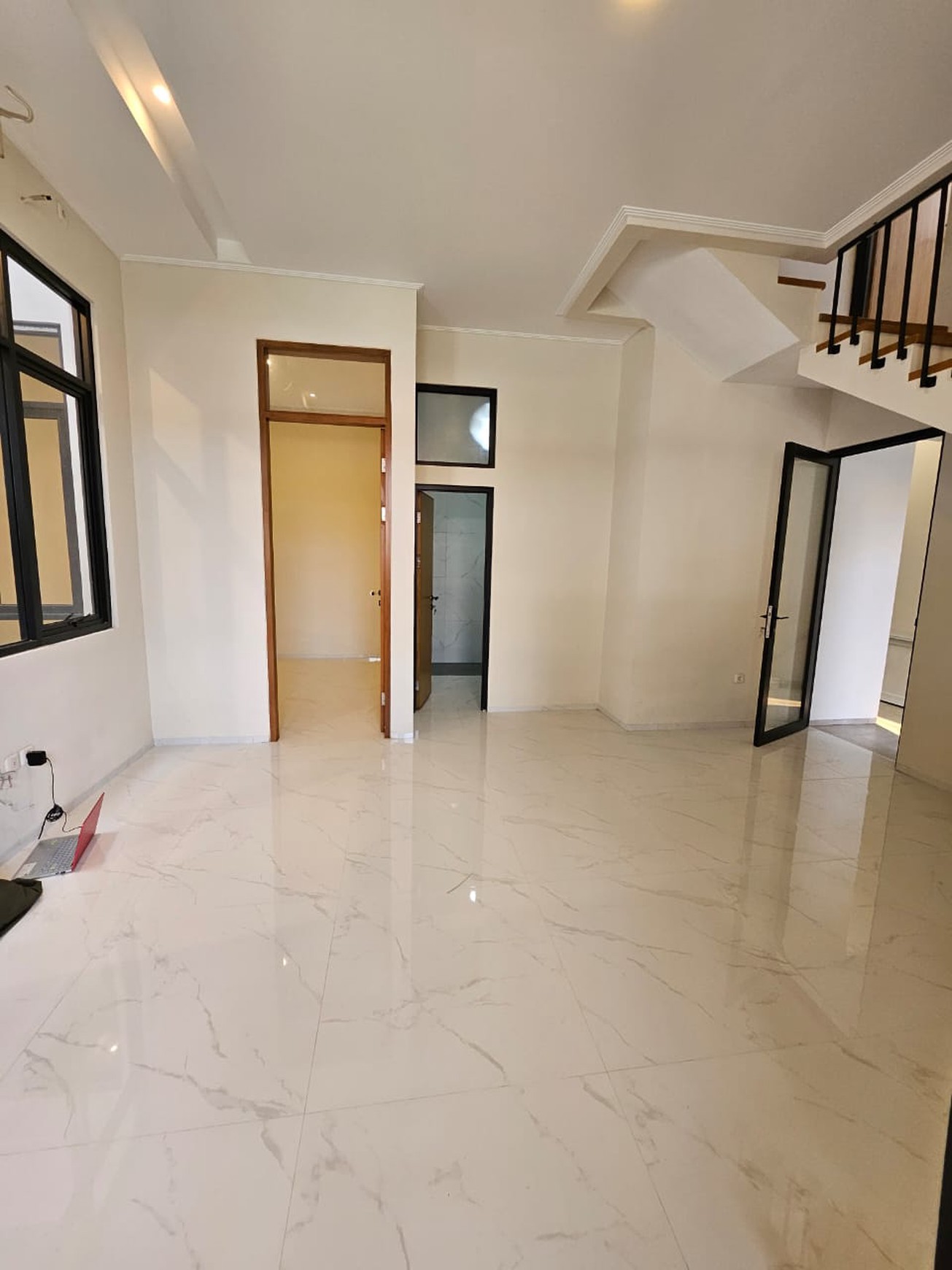Rumah 2 Lantai Siap Huni Sudah SHM dengan Hunian Nyaman dan Asri @Bandung