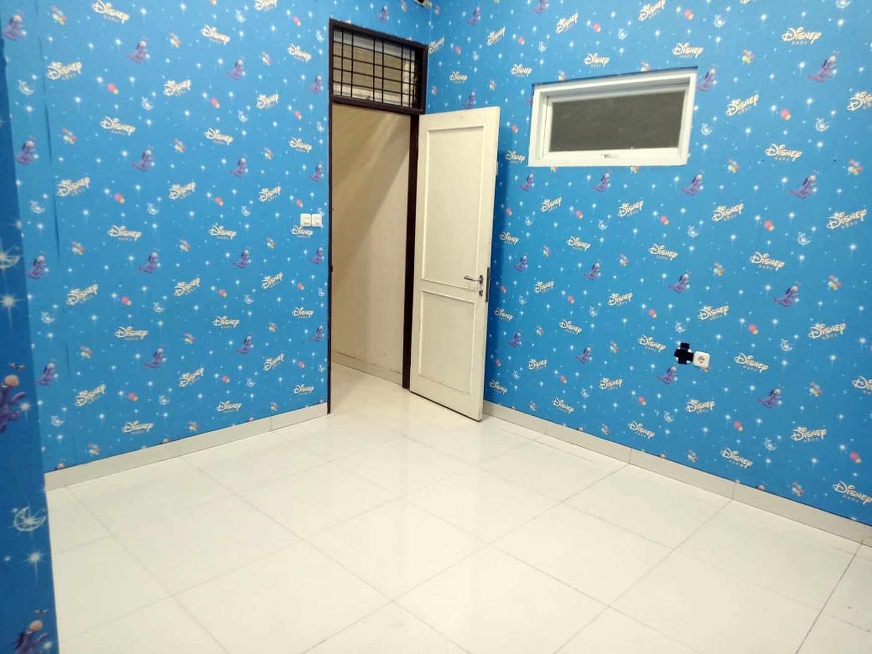 Rumah di Pelepah Elok Jl. Jl.Tanjung Lekong Kelapa Gading Jakarta, 3 Lantai, SIAP HUNI - CT -