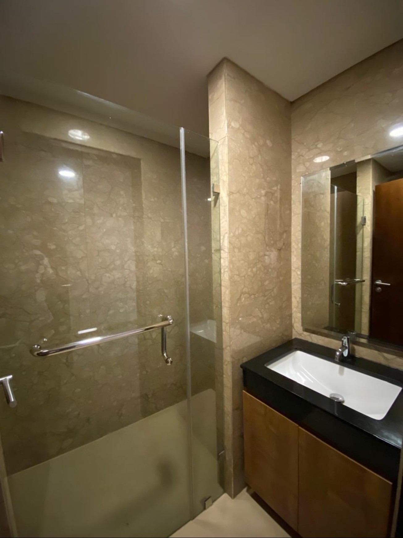 2+1 Bedrooms L'Avenue Pancoran