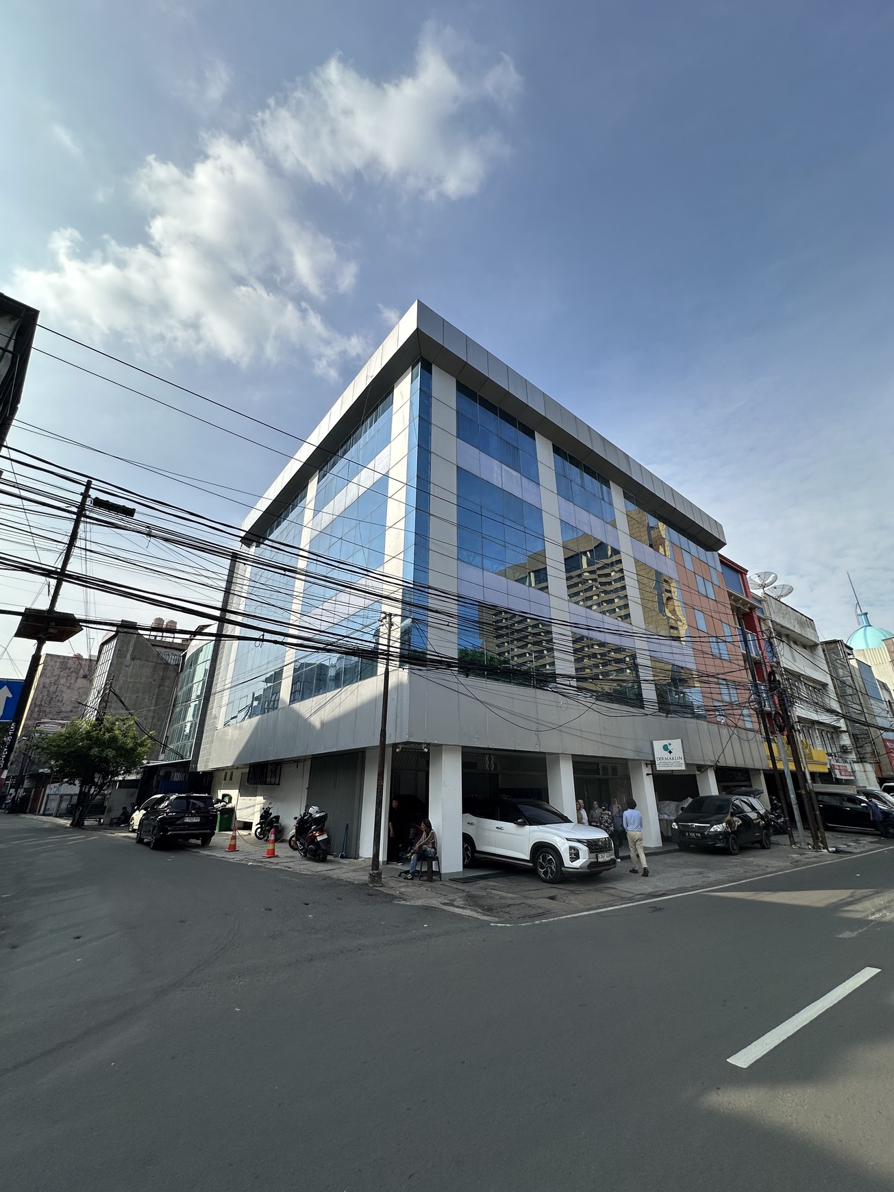 Dijual Bangunan Cocok Untuk Kantor Di Jl. Hasyim Ashari, Jakarta Pusat