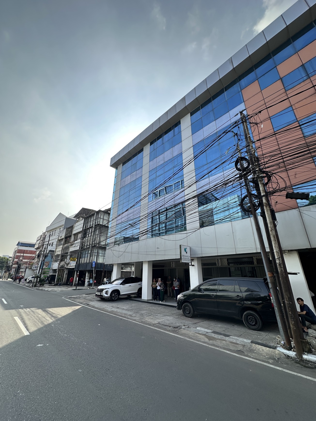 Dijual Bangunan Cocok Untuk Kantor Di Jl. Hasyim Ashari, Jakarta Pusat