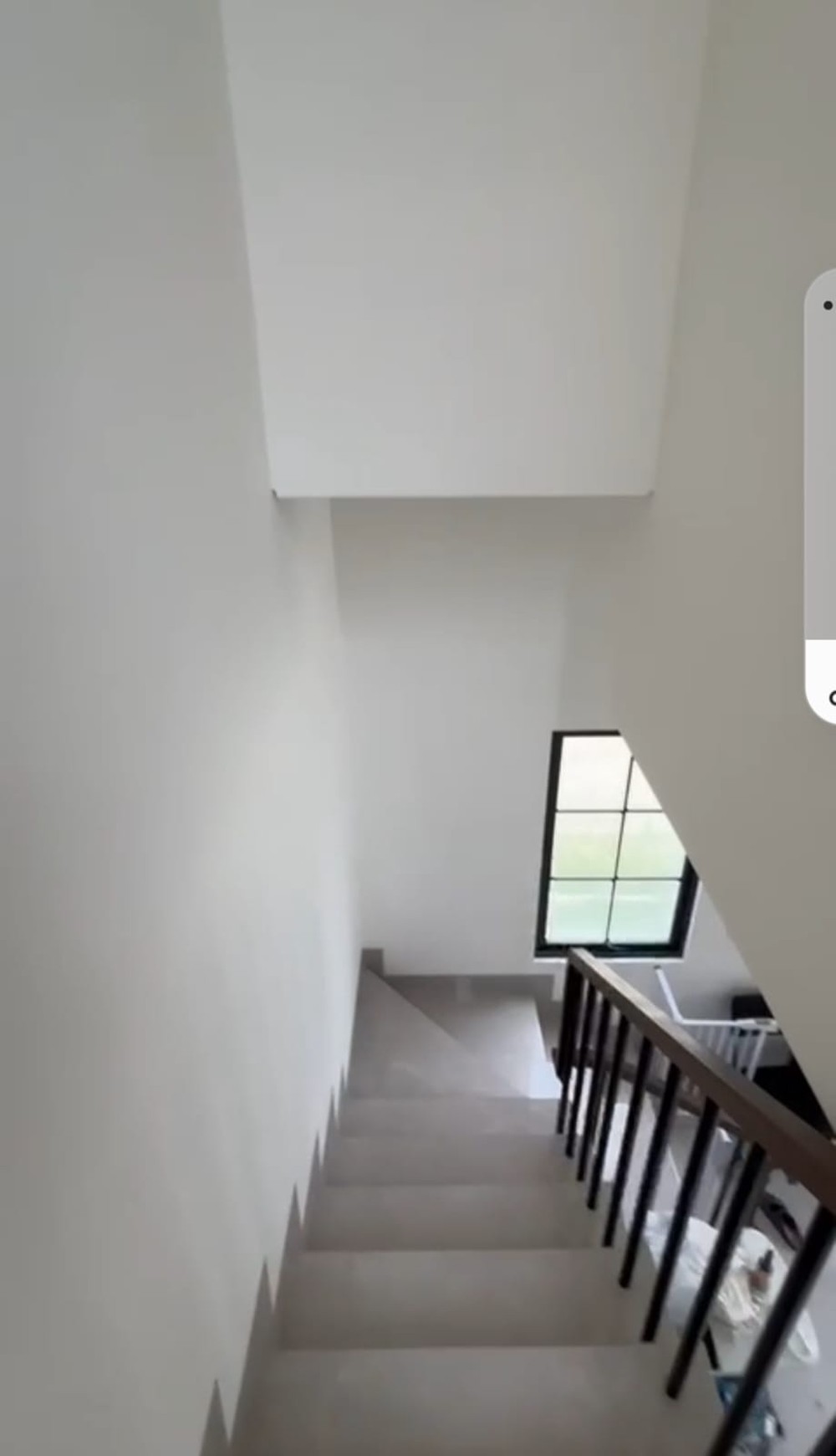 Rumah 2 Lantai Siap Huni Semi Furnished dengan Hunian Nyaman dan Asri @Ciputat