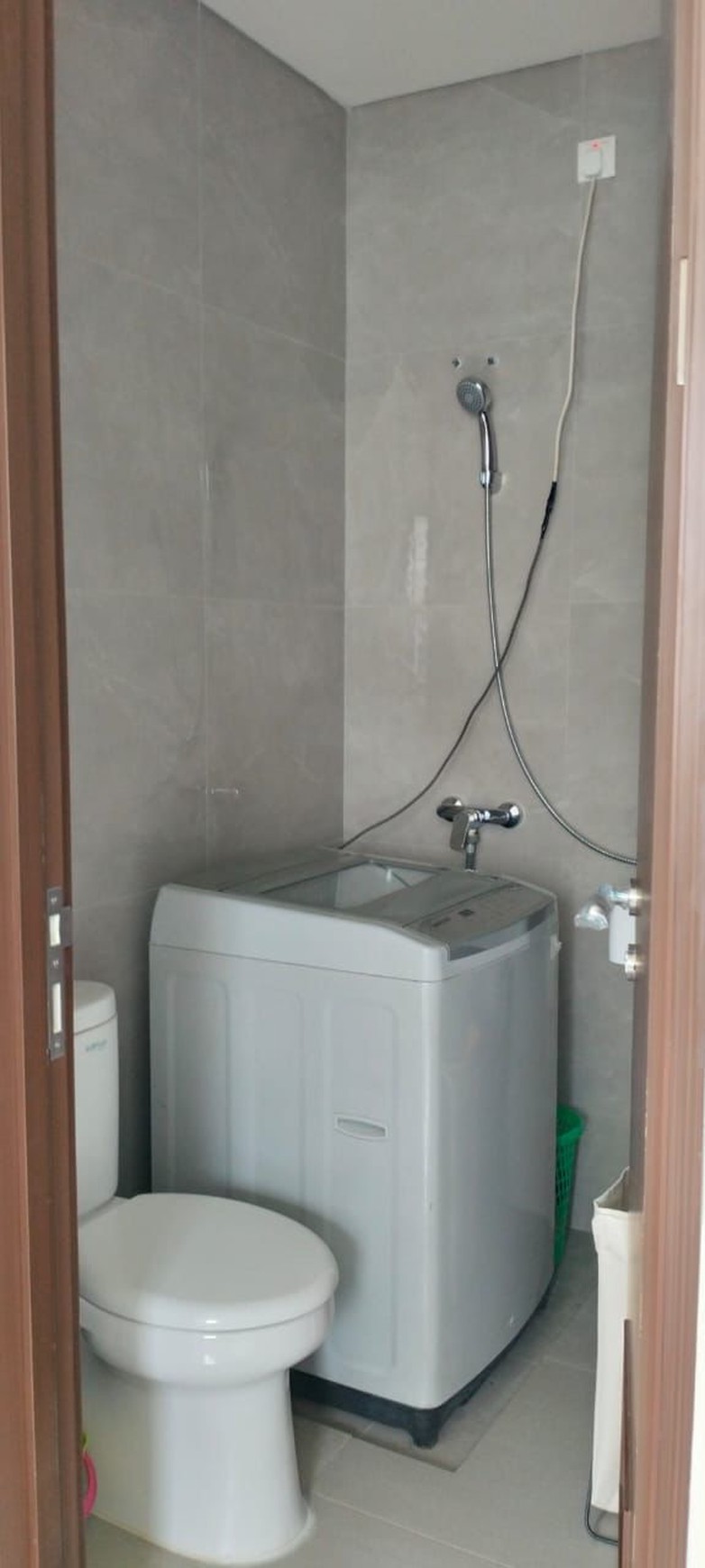 Rumah 2 Lantai Siap Huni Semi Furnished dengan Hunian Nyaman dan Asri @Ciputat