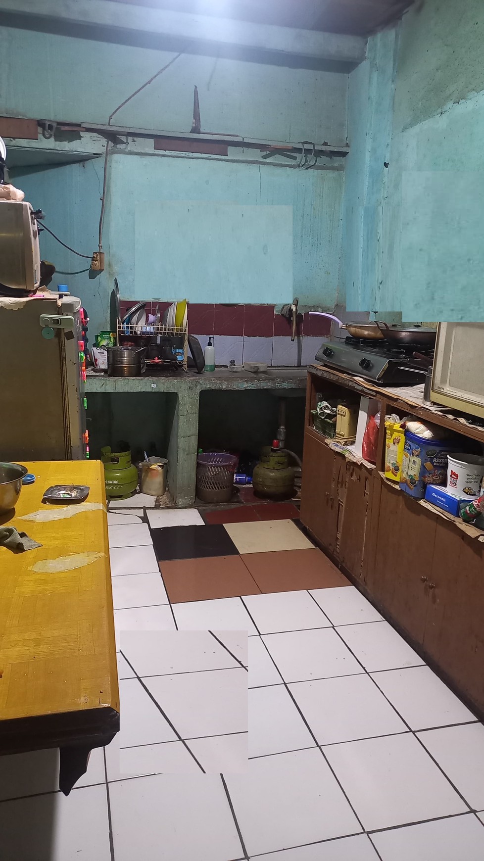 Rumah 2 Lantai hunian dan kost2an lokasi dekat dg jl RC Veteran Raya...