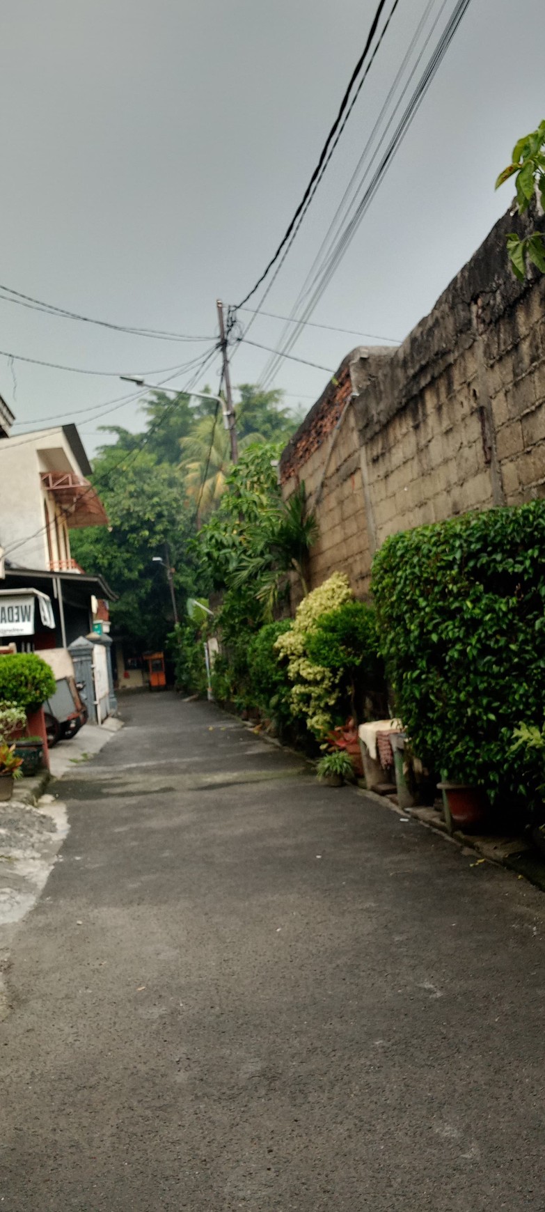 Rumah 2 Lantai hunian dan kost2an lokasi dekat dg jl RC Veteran Raya...