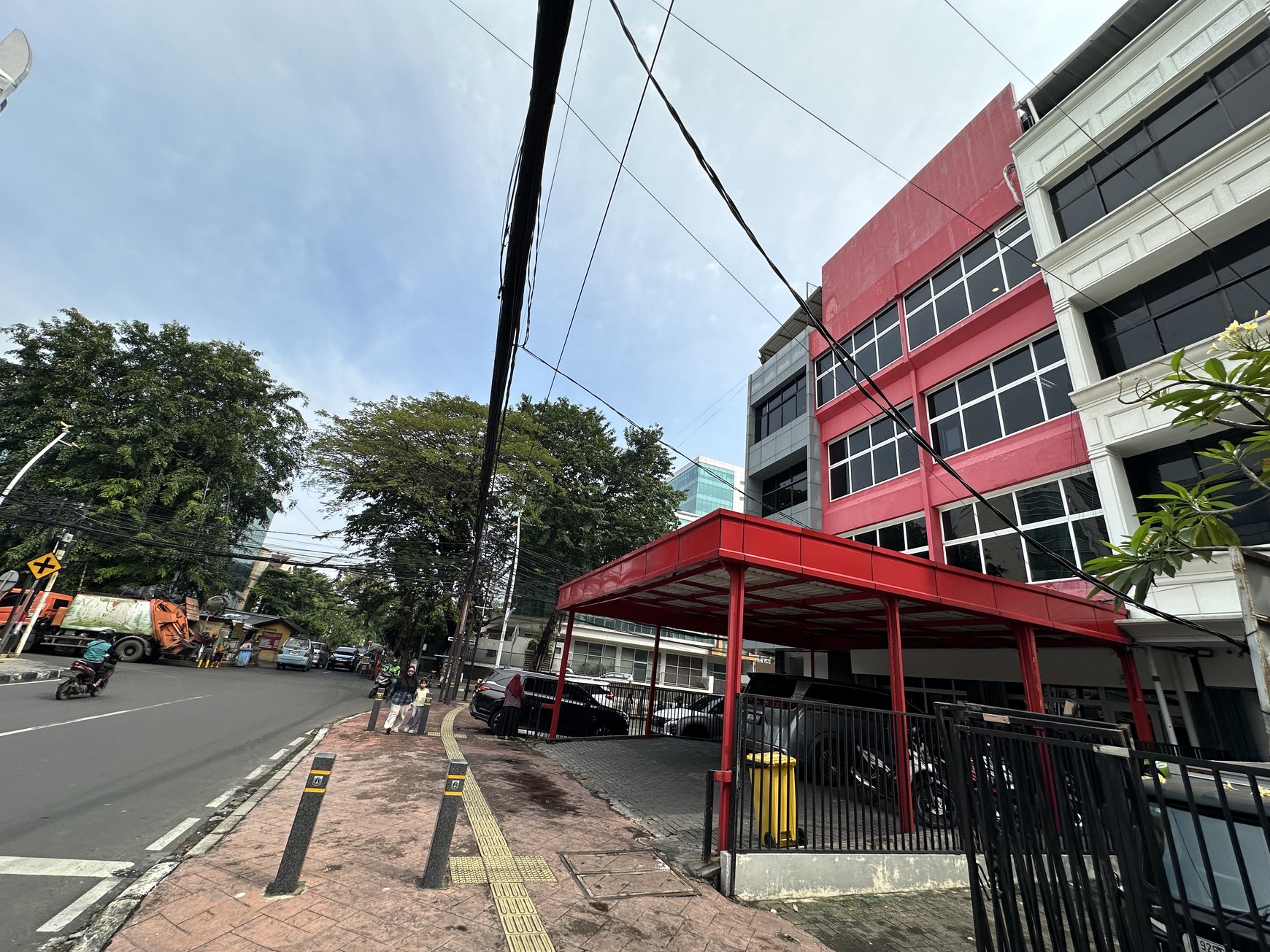 Dijual Gedung Ruko 4 Lantai Hook Strategis Dekat Monas