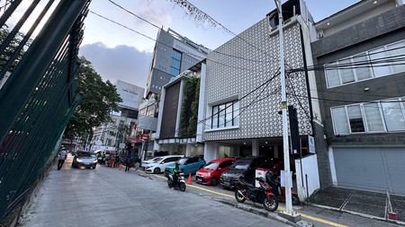 Dijual Gedung Ruko Gandeng 4 Lantai Area Menteng 