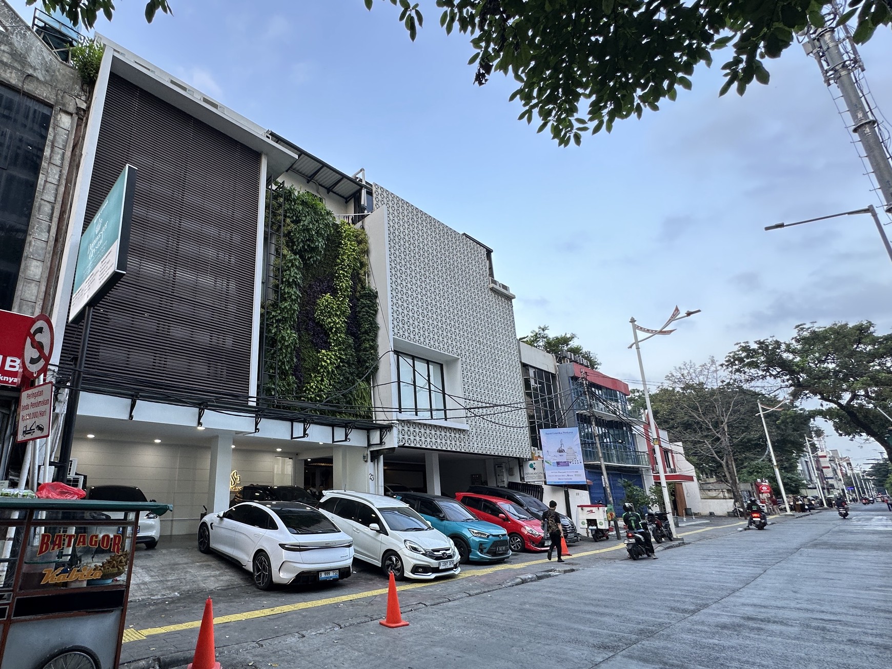 Dijual Gedung Ruko Gandeng 4 Lantai Area Menteng