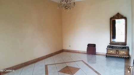 Rumah bagus dijual di Jalan Ydpp Kemang Selatan, Jakarta Selatan