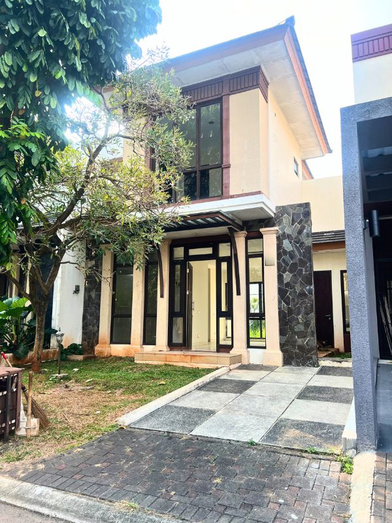 Rumah 2 lantai Modern dan Minimalis di Avani Ananta Bsd City