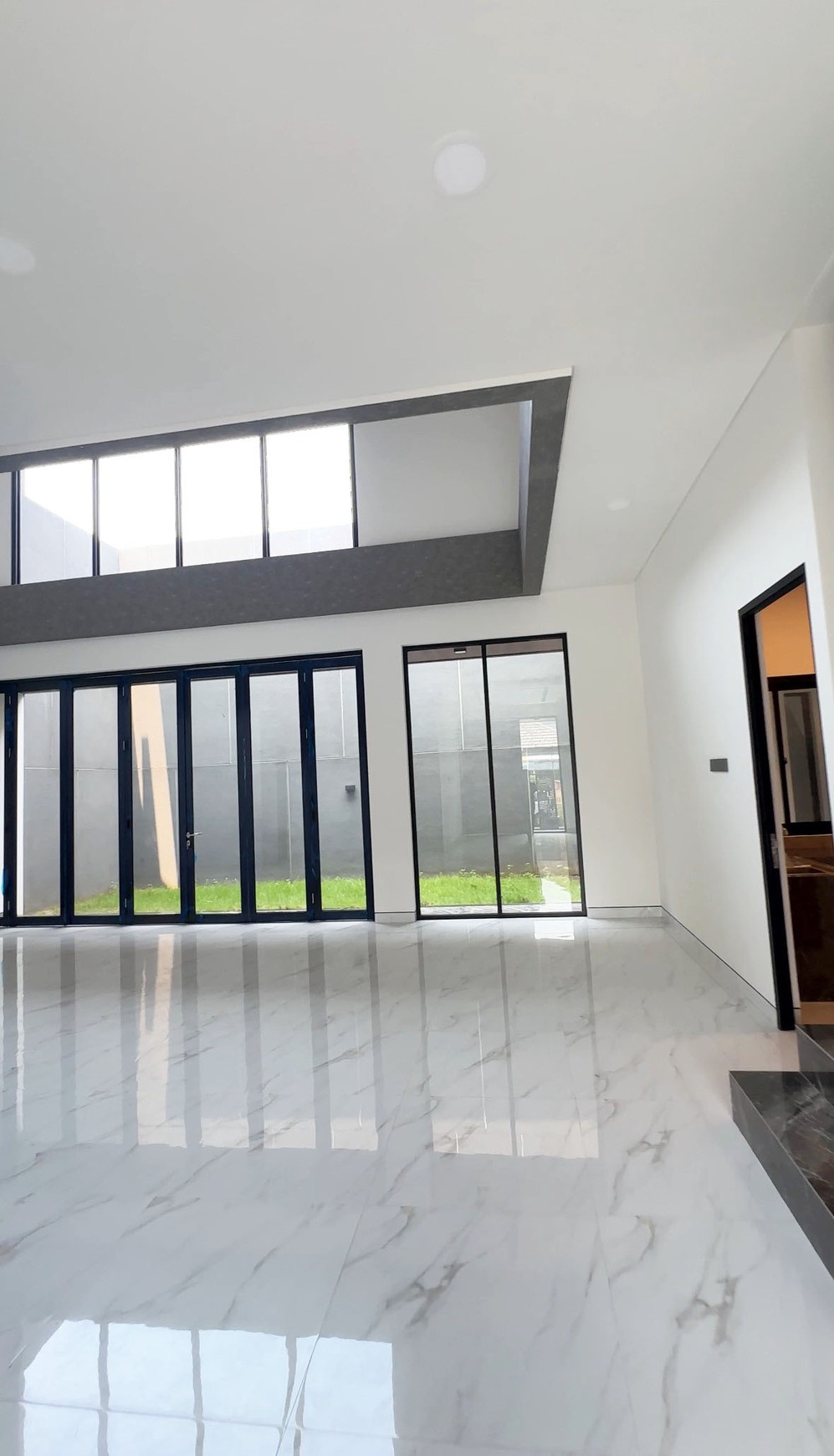 Rumah Baru Gress di Kertajaya Indah Timur Surabaya Timur, Minimalis, 2 Lantai, Siap Huni