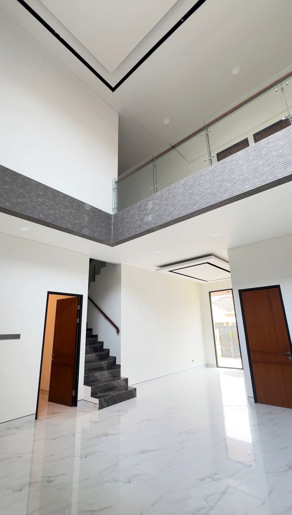Rumah Baru Gress di Kertajaya Indah Timur Surabaya Timur, Minimalis, 2 Lantai, Siap Huni