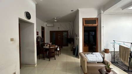 Dijual Rumah 2 Lantai di Tomang Hero Jakarta Barat