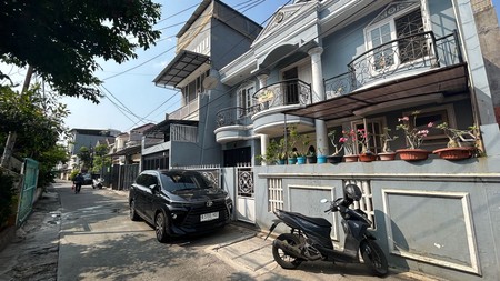 Dijual Rumah 2 Lantai Siap Huni di Tomang Jakarta Barat