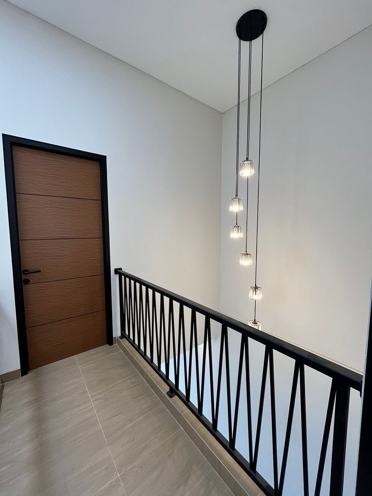 Dijual Rumah Siap Huni 3 Lantai di Jatipulo Tomang Jakarta Barat