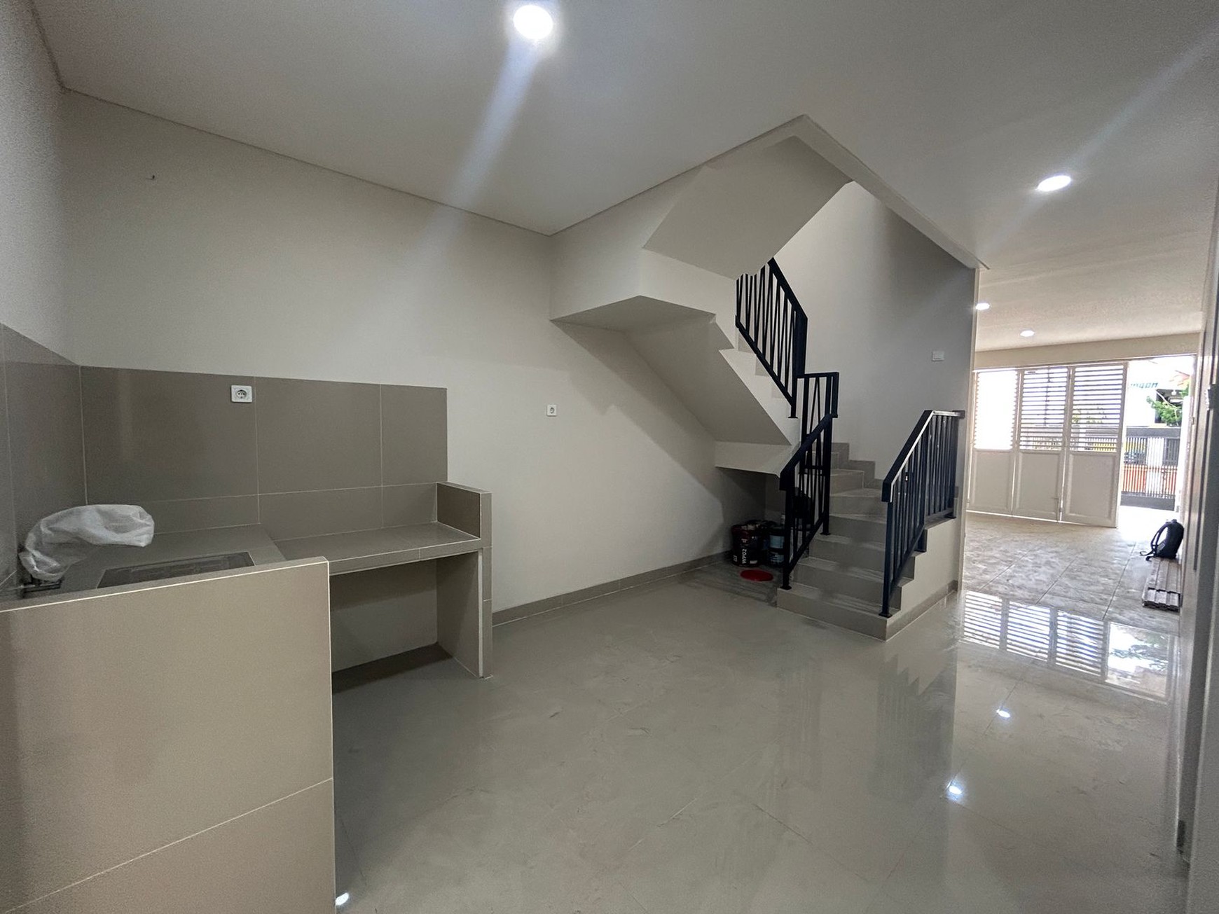 Dijual Rumah Siap Huni 3 Lantai di Jatipulo Tomang Jakarta Barat