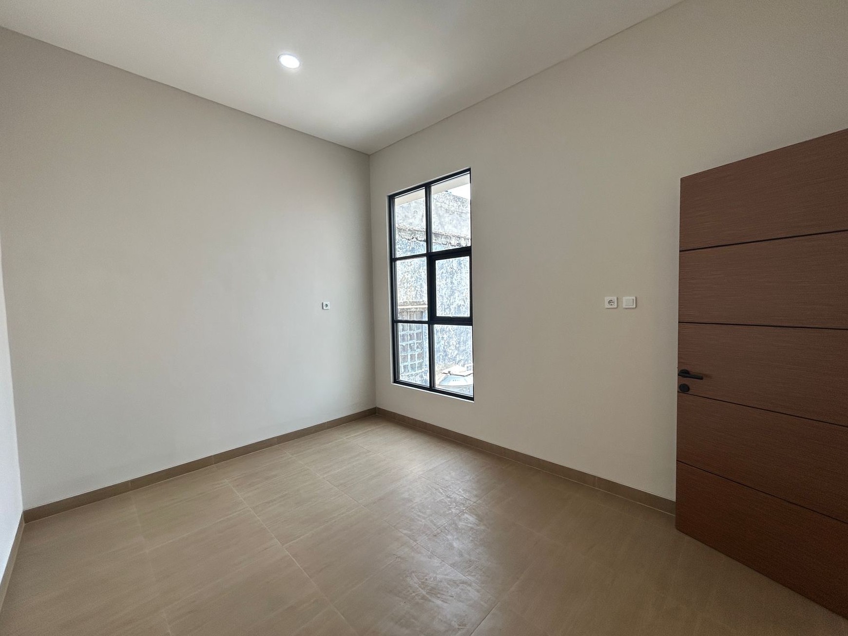 Dijual Rumah Siap Huni 3 Lantai di Jatipulo Tomang Jakarta Barat