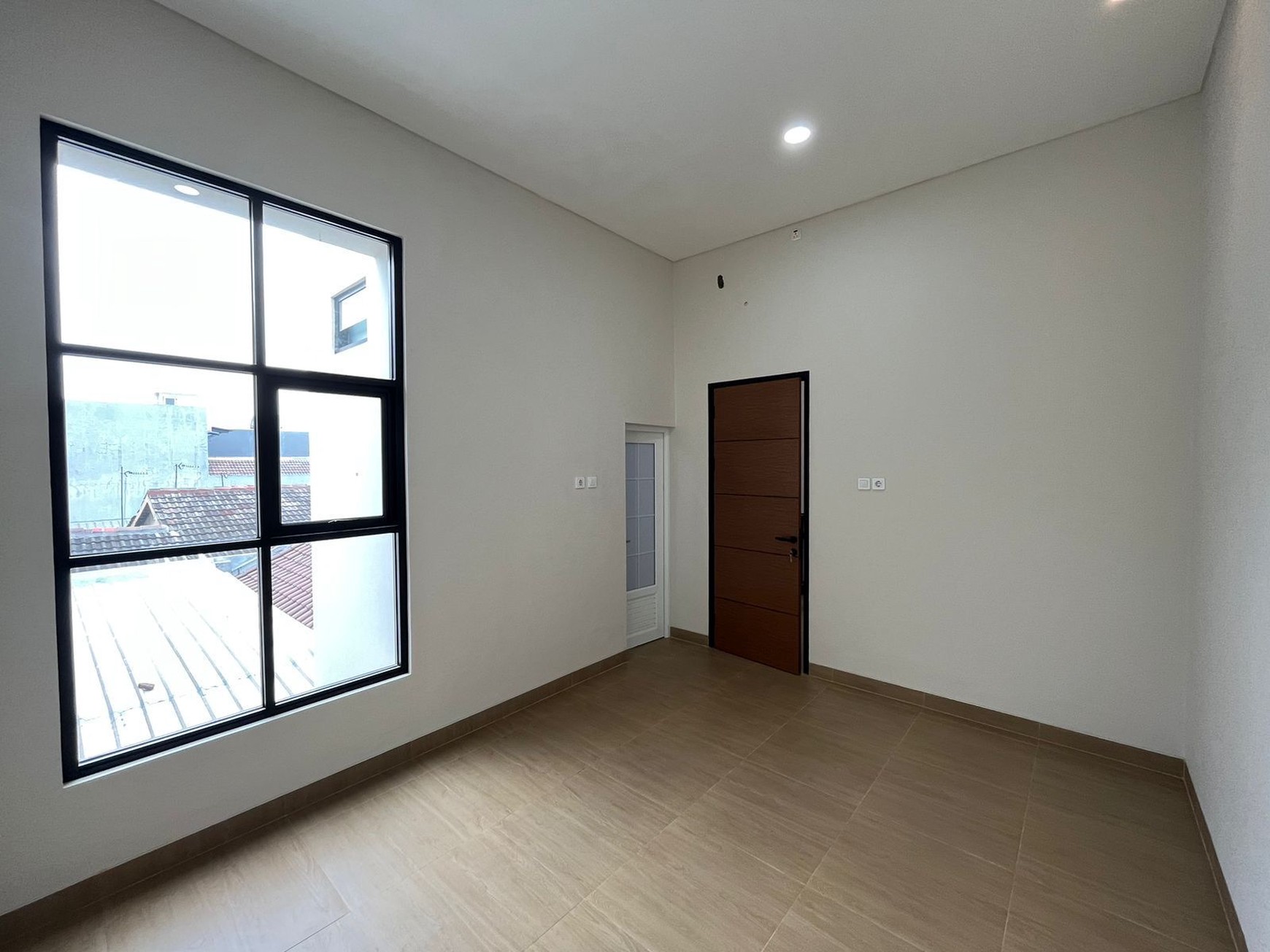 Dijual Rumah Siap Huni 3 Lantai di Jatipulo Tomang Jakarta Barat
