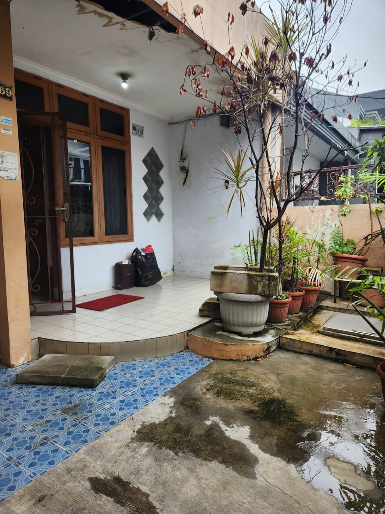 Dijual Rumah Tua HItung Tanah di Krukut Taman Sari