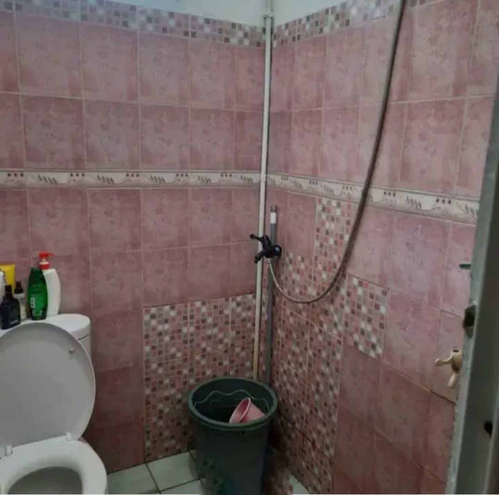 Rumah Siap Huni dengan Hunian Nyaman dan Asri di Ciputat
