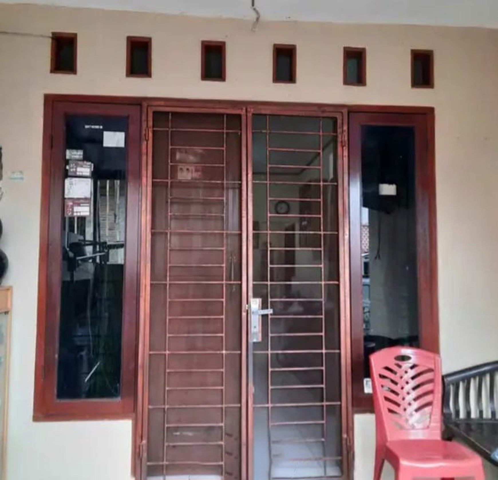 Rumah Siap Huni dengan Hunian Nyaman dan Asri di Ciputat