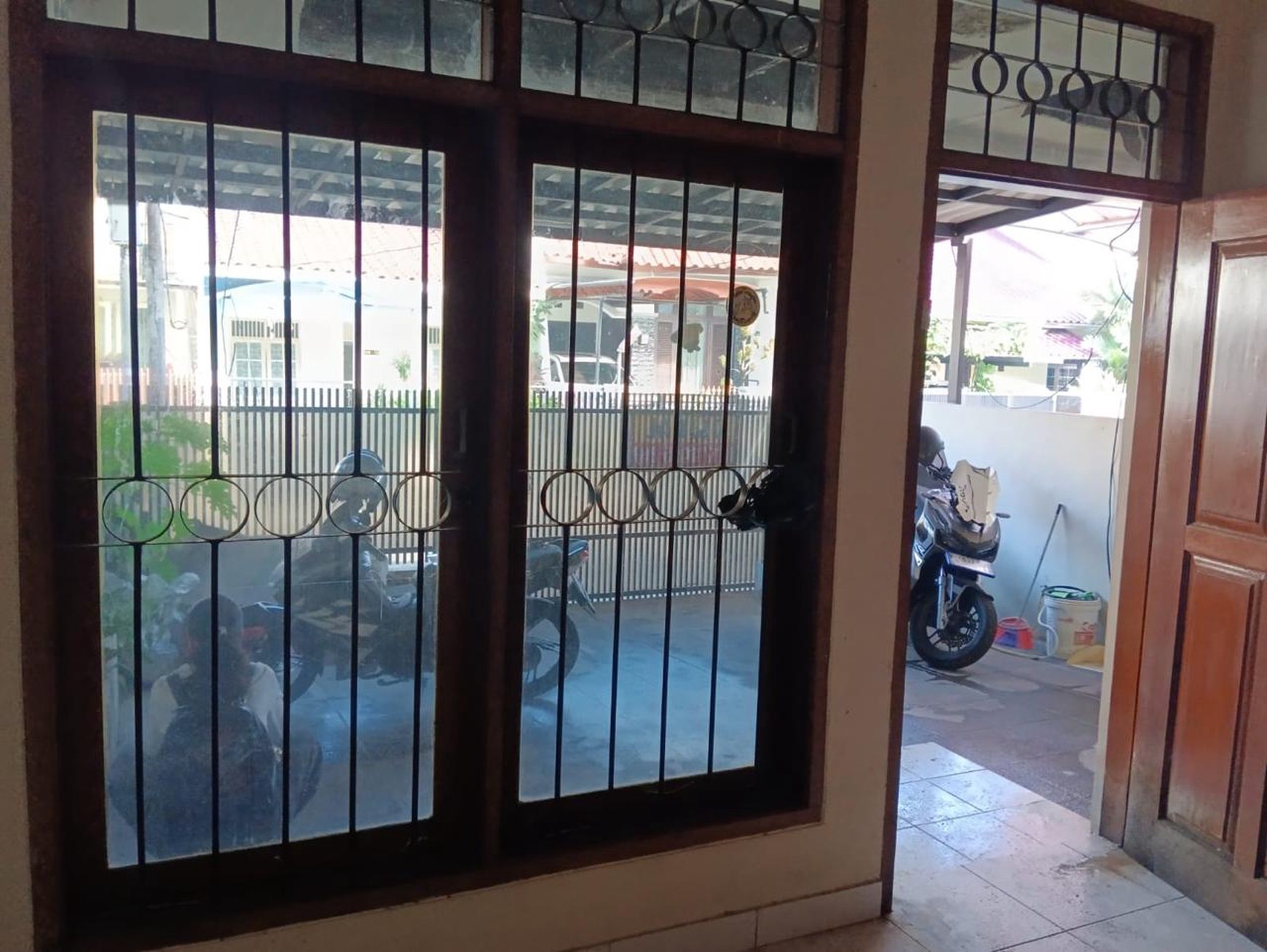 Rumah di Jakarta Selatan 2 Lantai Siap Huni dengan Hunian Nyaman dan Asri sudah SHM