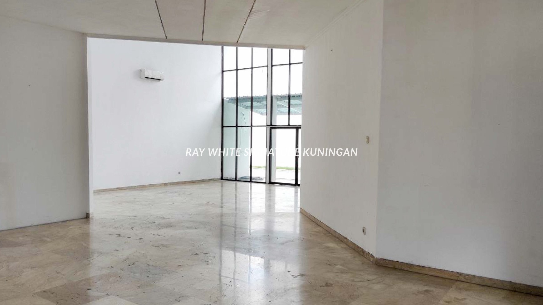 Dijual Rumah Lama 2 Lantai di Kawasan Elite Jl Bangka
