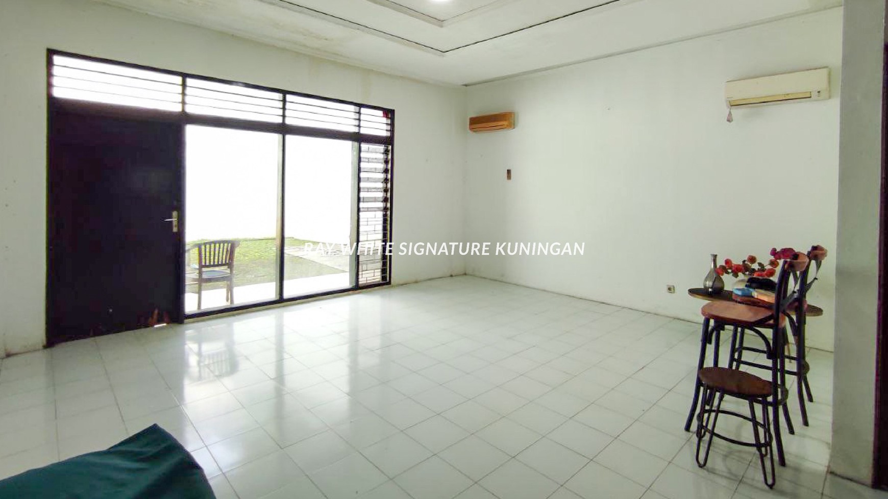 Dijual Rumah Lama 2 Lantai di Kawasan Elite Jl Bangka