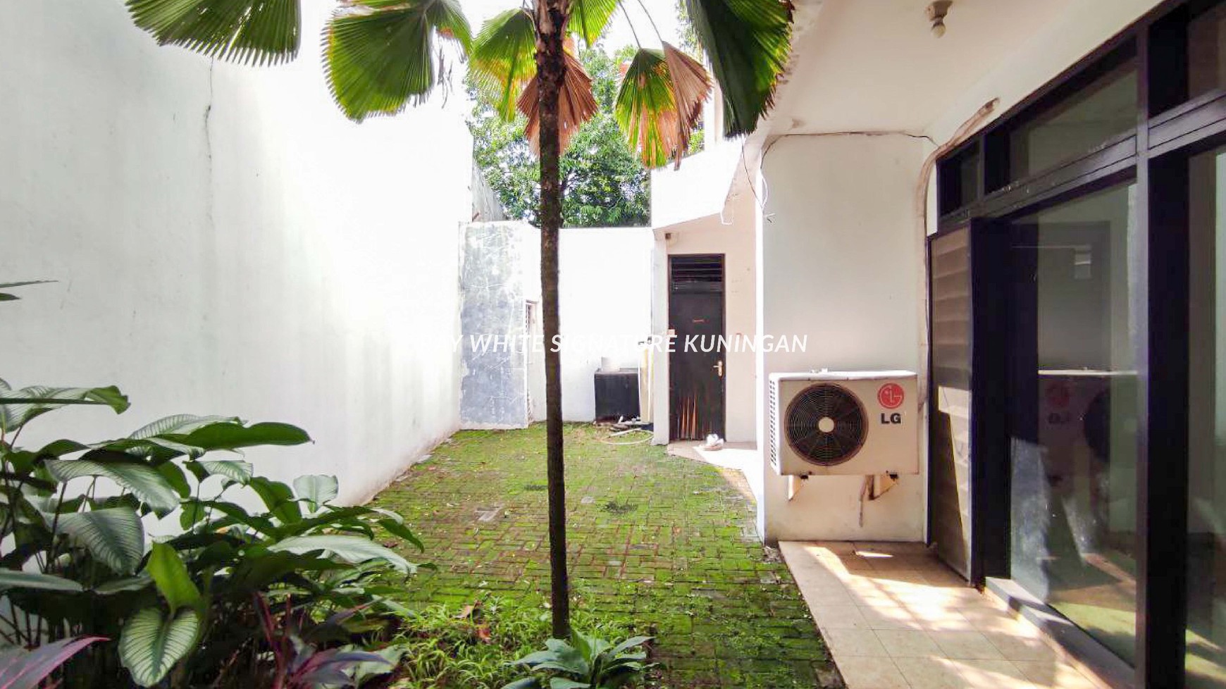Dijual Rumah Lama 2 Lantai di Kawasan Elite Jl Bangka