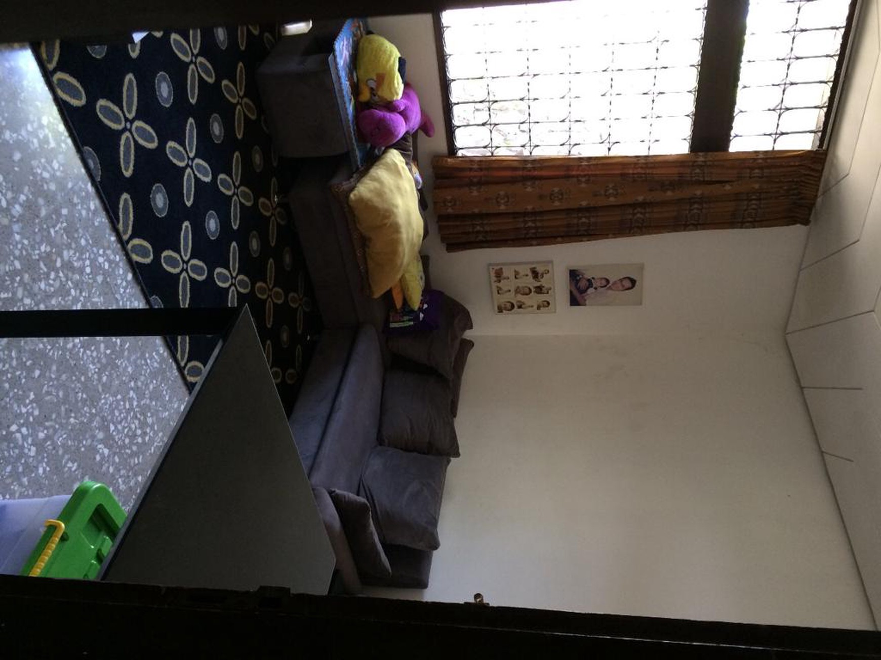 RUMAH VINTAGE EXLUSIVE 2 LANTAI DI TENGAH KOTA NYAMAN UNTUK TEMPAT TINGGAL ATAU COCOK UNTUK CAFE