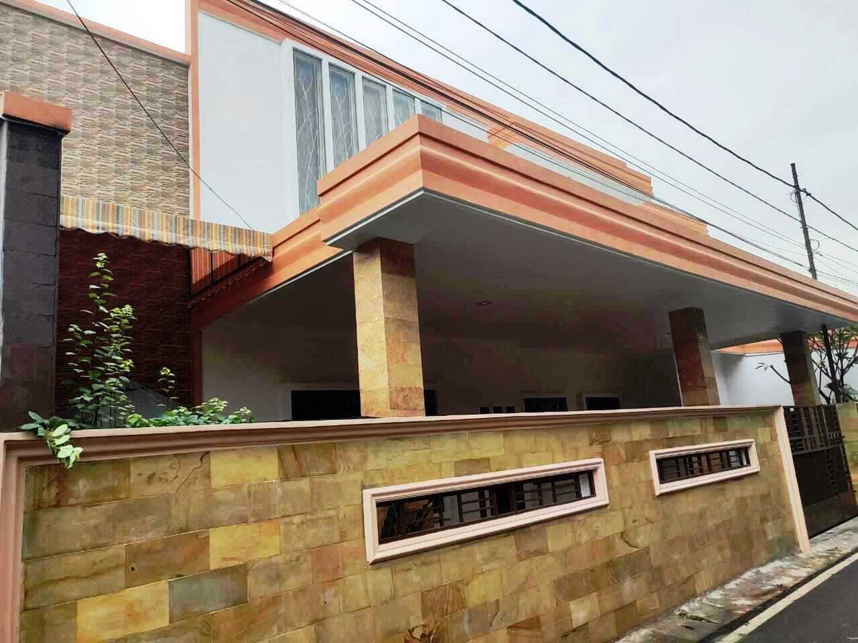 Rumah Jl Waru, Pangkalan Jati, Cipinang Melayu