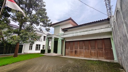 Rumah di lingkungan yang tenang dekat Kahfi 1 Ciganjur Jagakarsa Jakarta Selatan