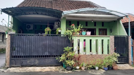 Rumah siap huni dalam lingkungan yang aman di Pondok Ranji.