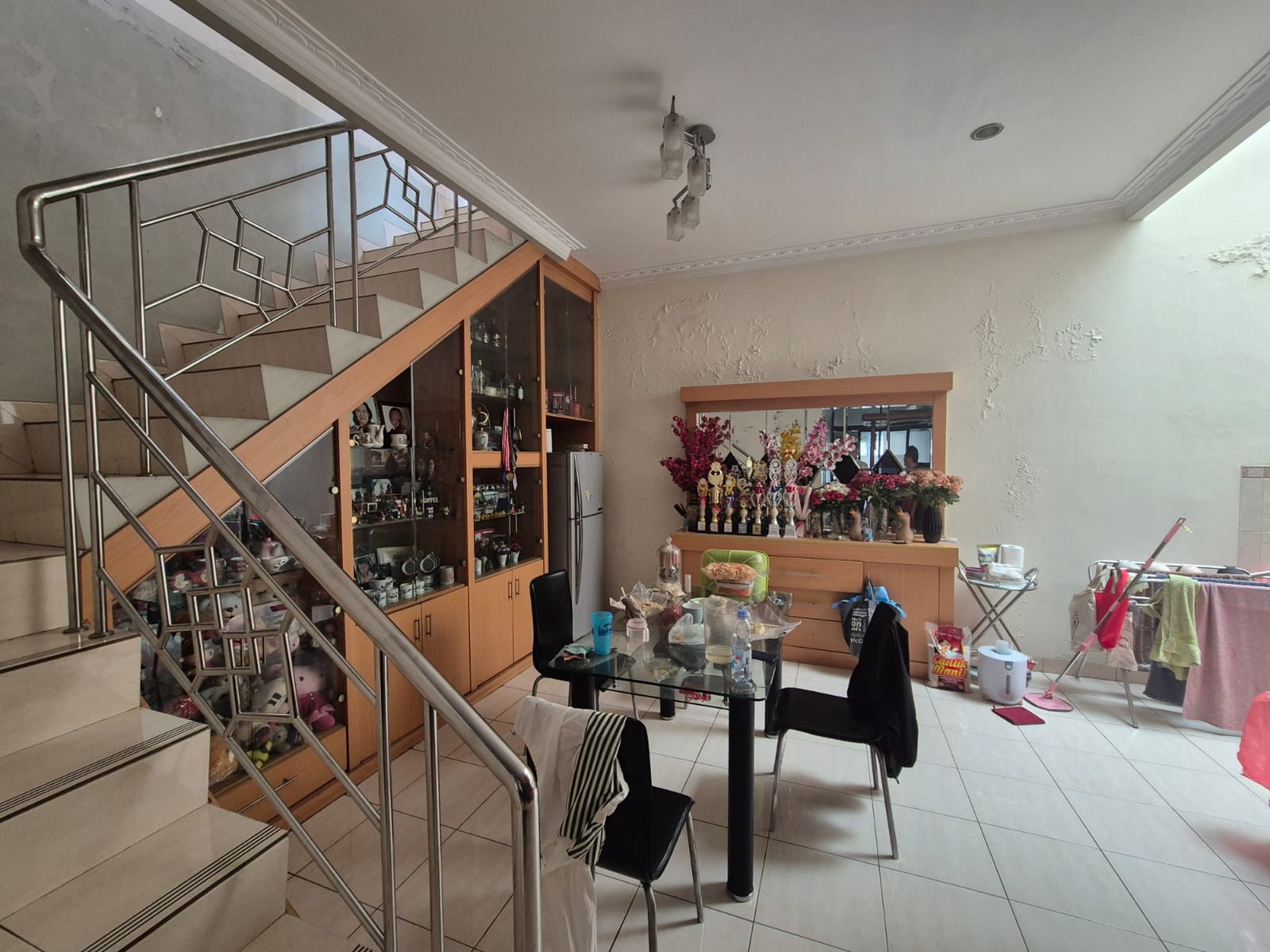 Rumah SHM Depan Taman di Harapan Indah Bekasi