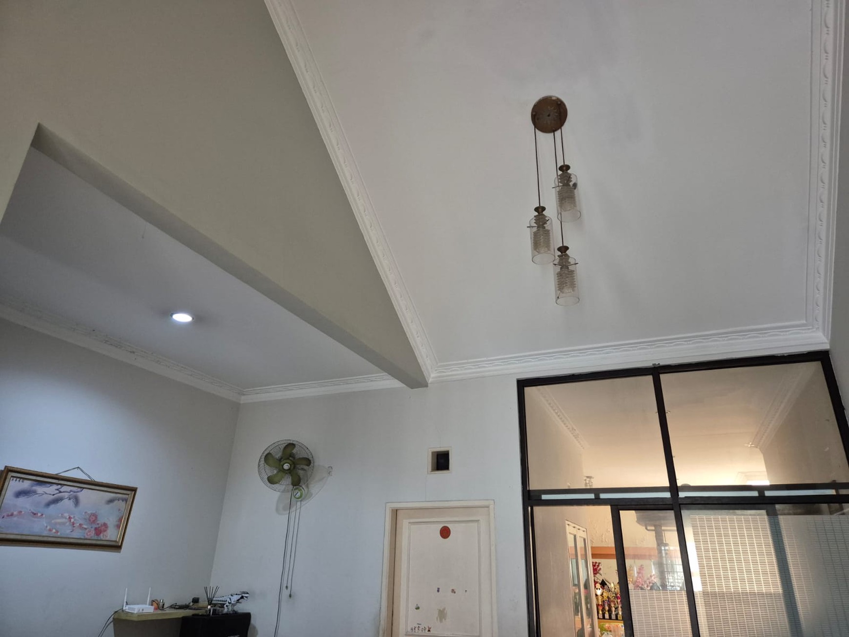 Rumah SHM Depan Taman di Harapan Indah Bekasi