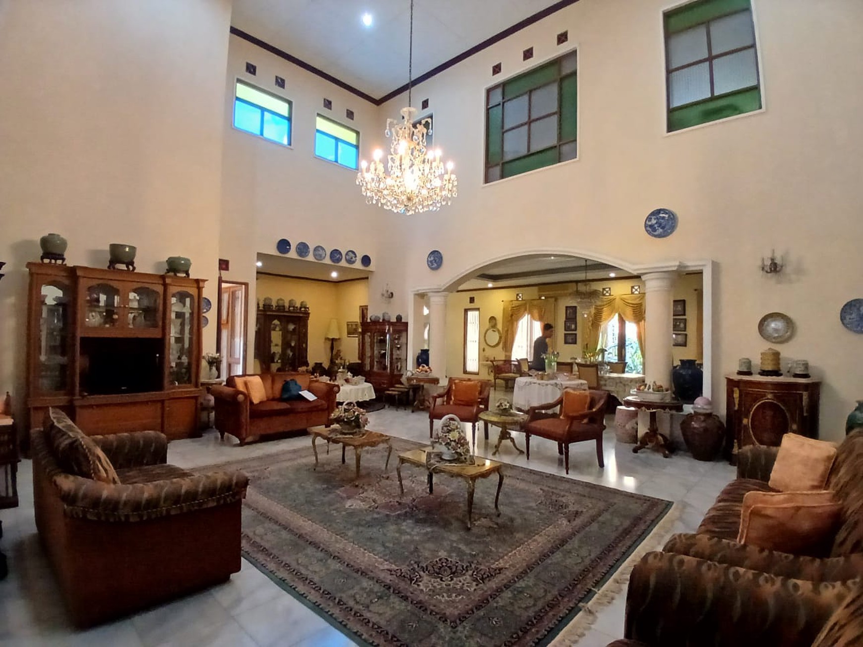 Dijual rumah di taman cilandak 2 tingkat di dalam komplek ,jalan kaki ke MRT Fatmawati