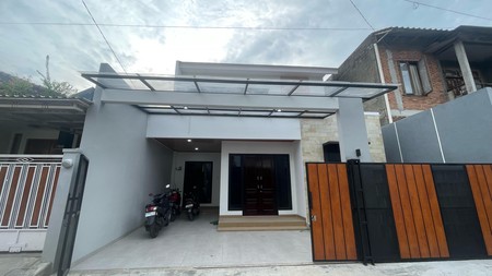 Rumah Bagus Siap Huni Perum Housing Molek Jatiwaringin Pondok Gede