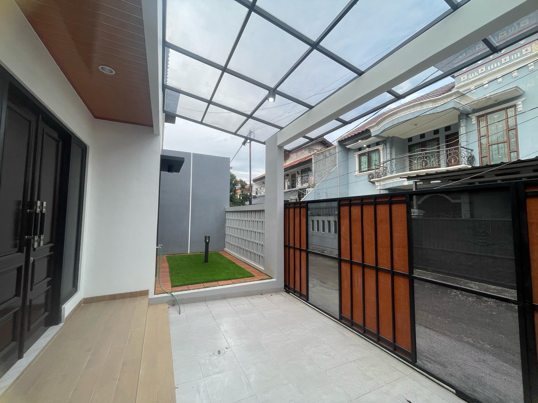 Rumah Bagus Siap Huni Perum Housing Molek Jatiwaringin Pondok Gede
